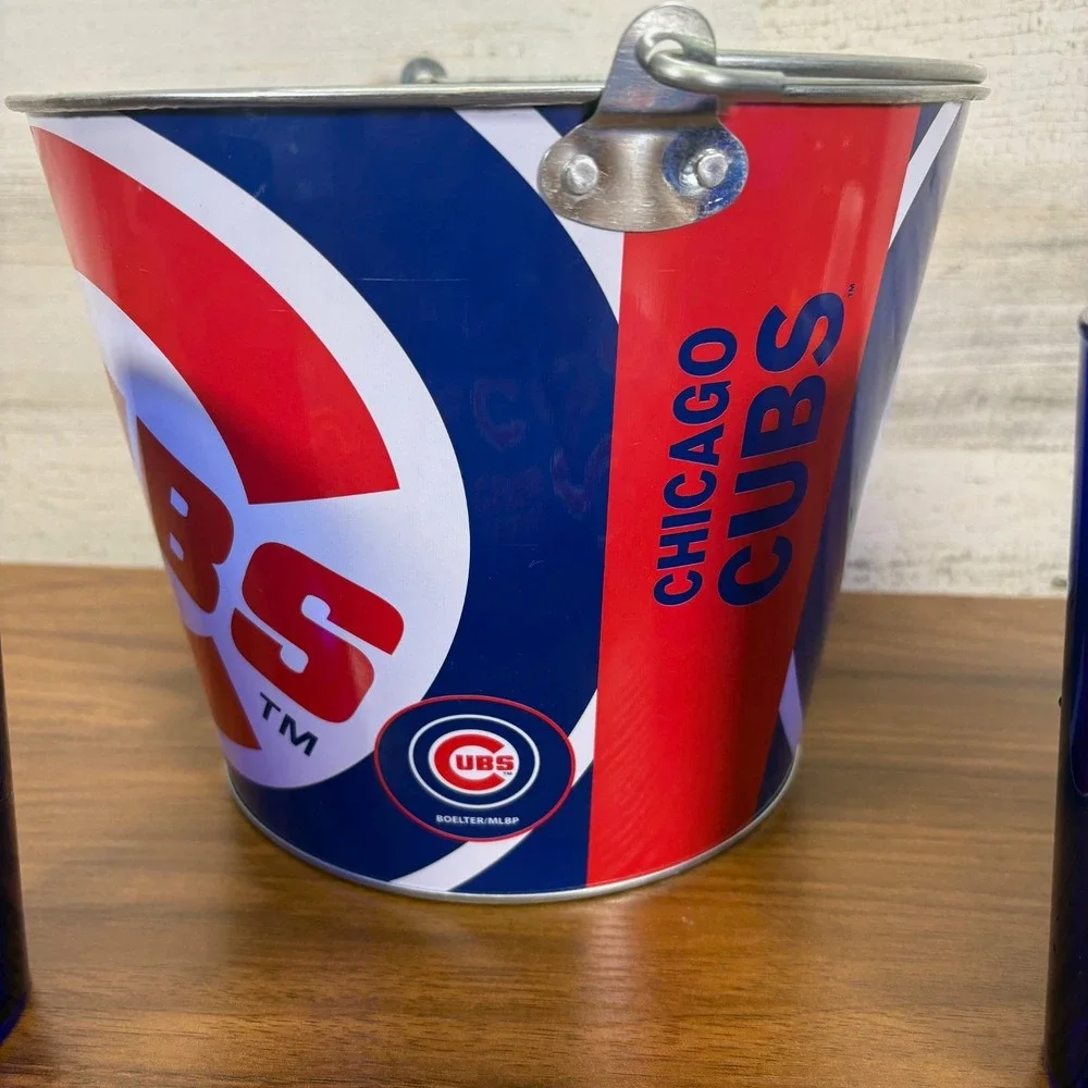 Chicago Cubs Corn Hole‎ Bags Tin Bucket and Three 16 Ounce Hard Plastic Cups